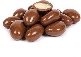 Loose Dark Chocolate Brazil Nuts (per 100g)